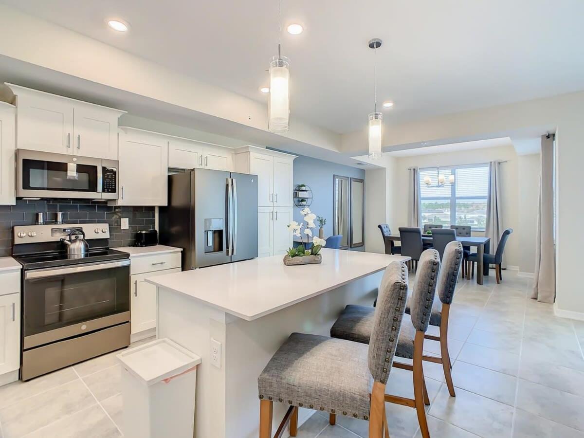 Gorgeous 2Br Lakeview Condo With Waterpark Кисими Екстериор снимка