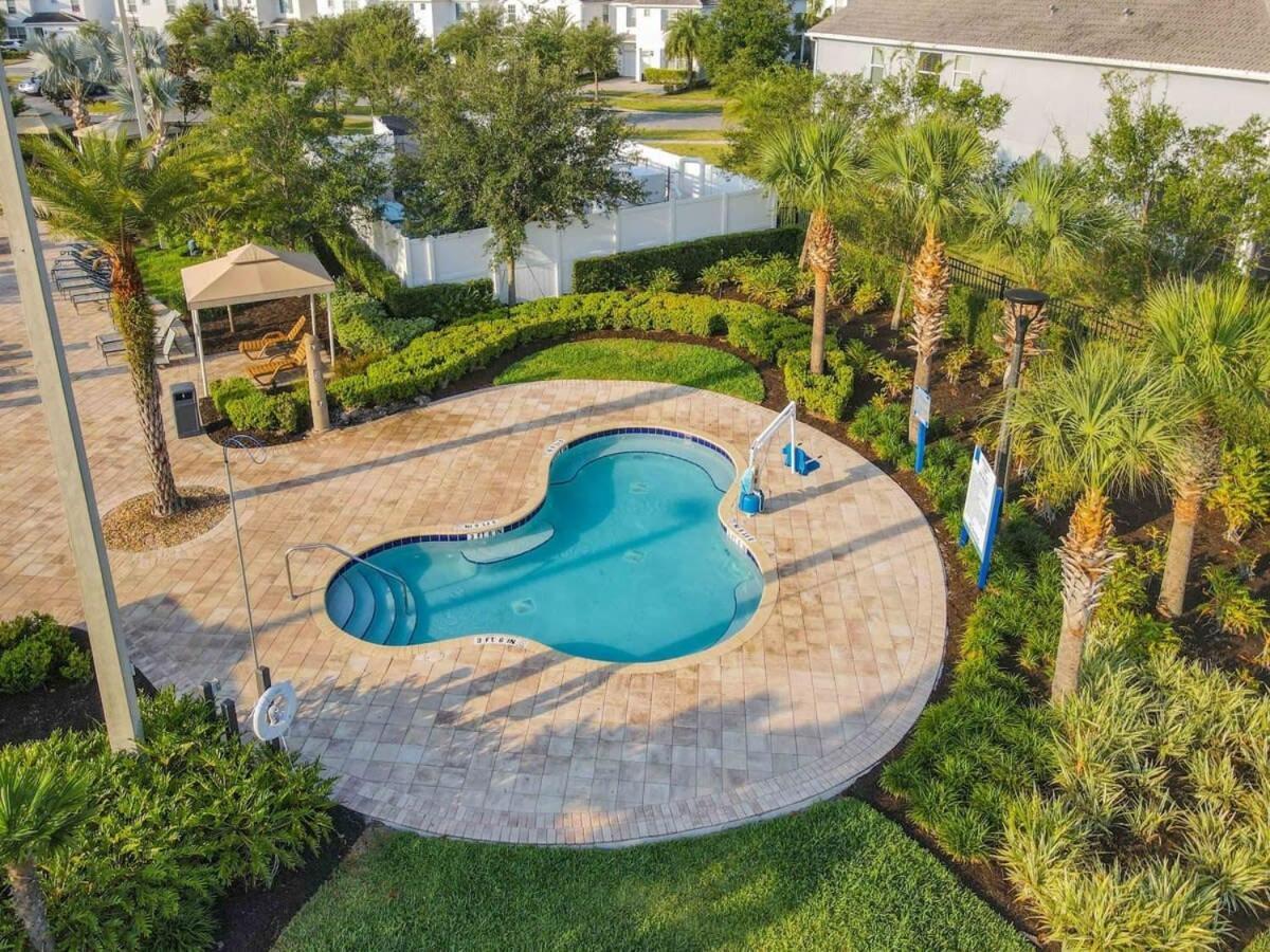 Gorgeous 2Br Lakeview Condo With Waterpark Кисими Екстериор снимка