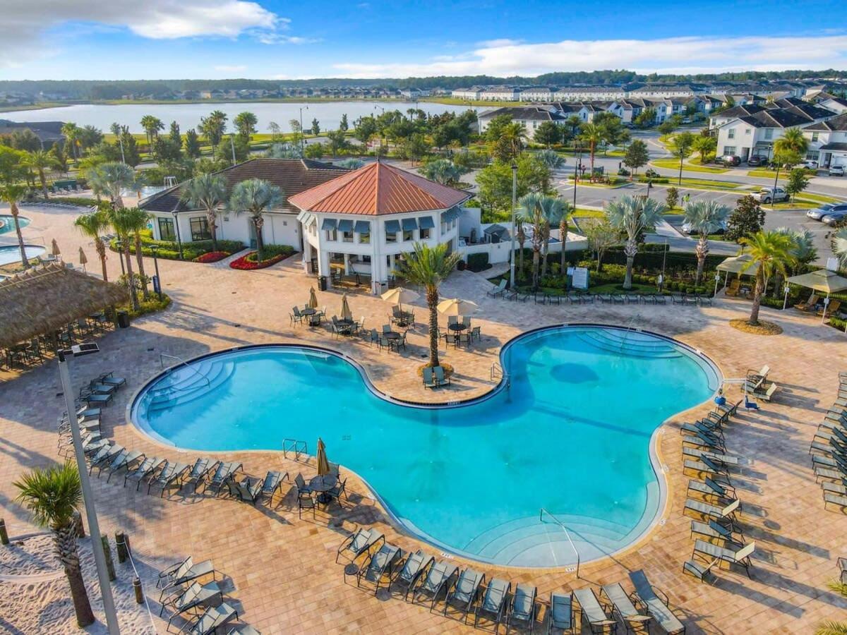 Gorgeous 2Br Lakeview Condo With Waterpark Кисими Екстериор снимка