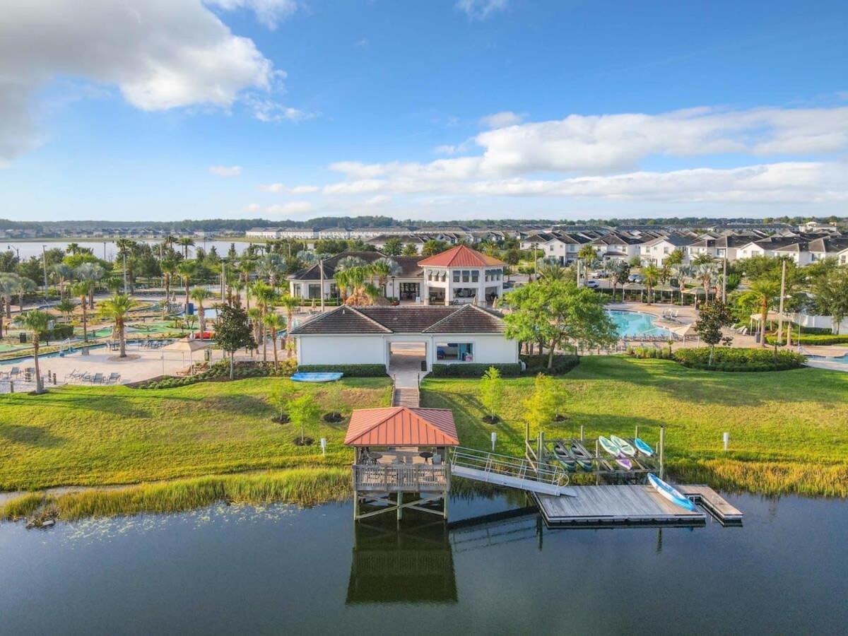 Gorgeous 2Br Lakeview Condo With Waterpark Кисими Екстериор снимка