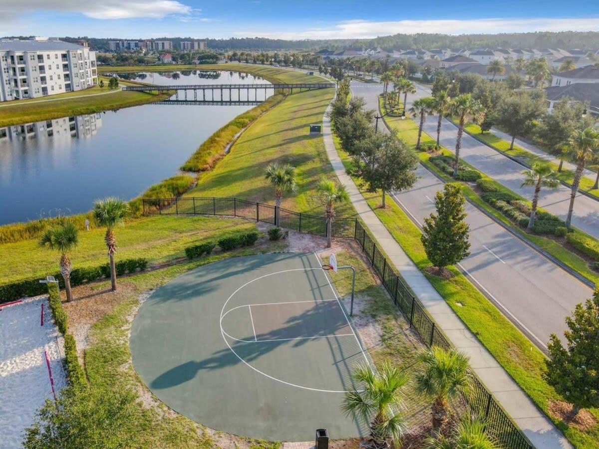 Gorgeous 2Br Lakeview Condo With Waterpark Кисими Екстериор снимка